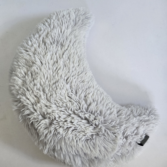 Ugg crescent moon shaped pillow nursing pillow cozy plush grey - Picture 2 of 5